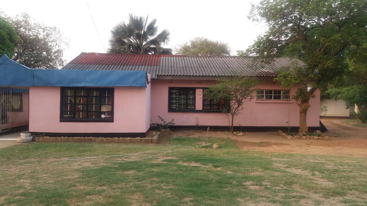 Kumunzi Backpackers Hostel Lusaka Exterior photo