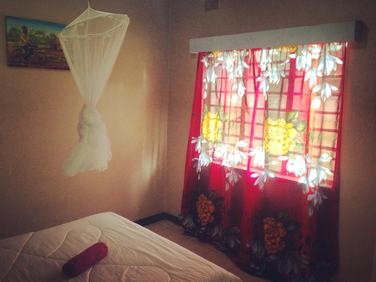 Kumunzi Backpackers Hostel Lusaka Exterior photo